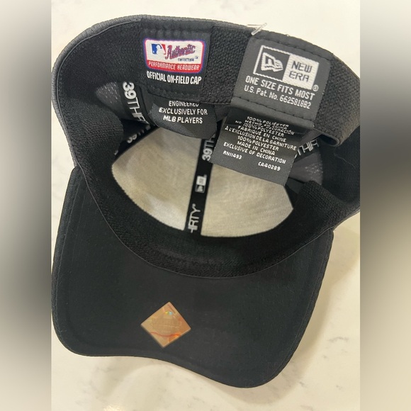 New Era Gray and Black World Series Cap - Picture 4 of 10